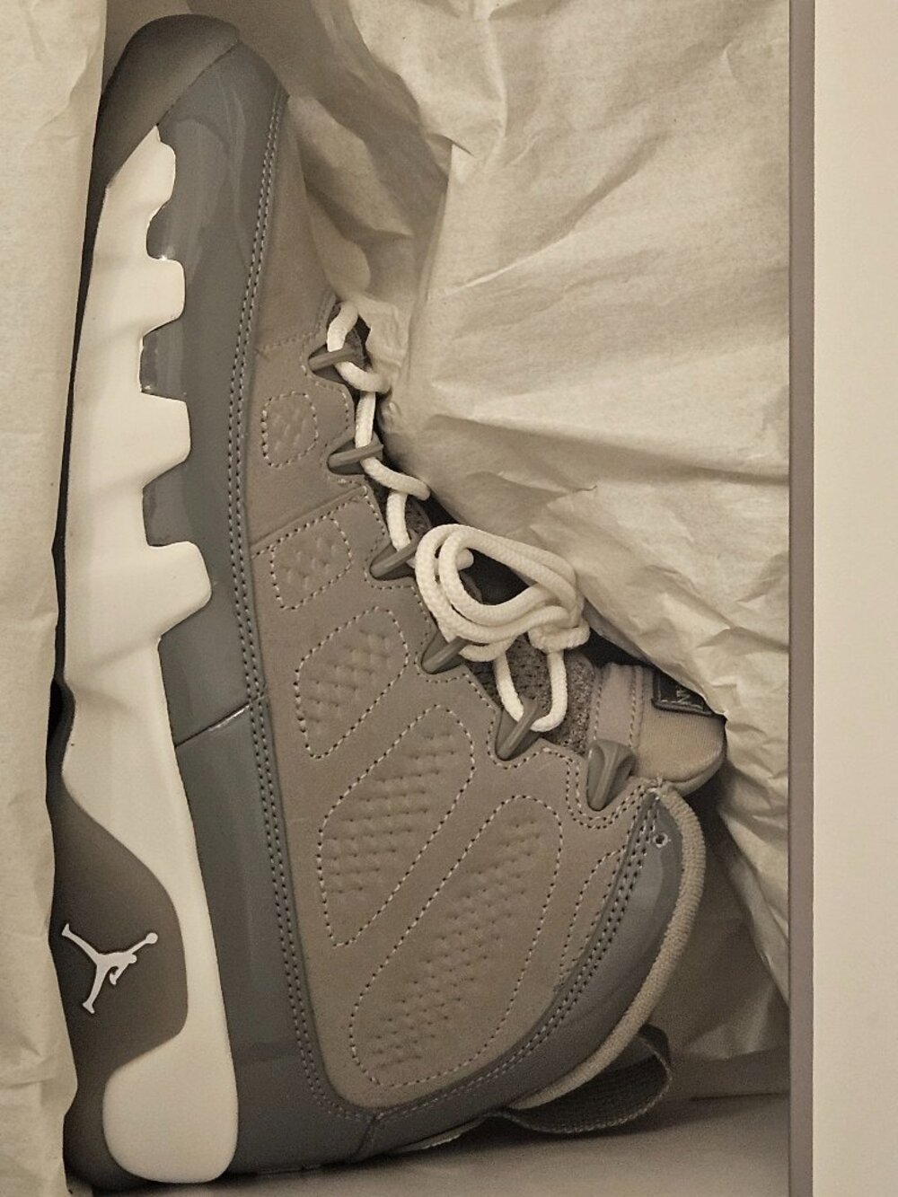 Air Jordan 9 Retro 2025 Cool Grey Size 8 Mens used once